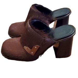 Tomas Maier Brown Sherpa Fur Womens Heeled Mules - Size 8 NWT